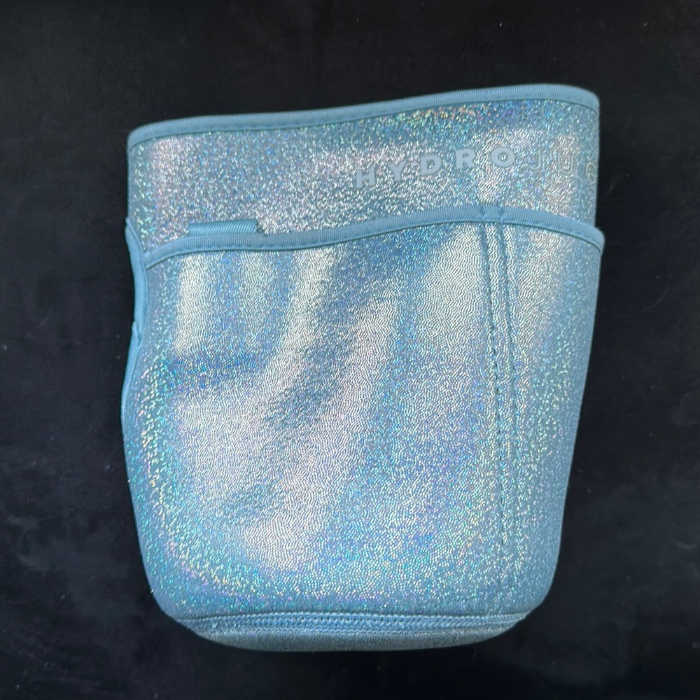 Hydrojug Pro sleeve in blue holographic